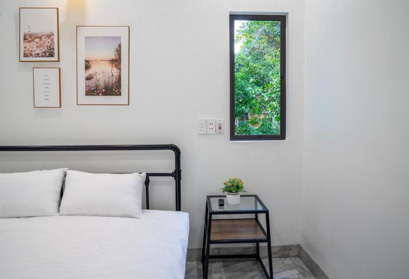 اتاق لوکس, Strawberry House , Tour & Motorbikes Rentel