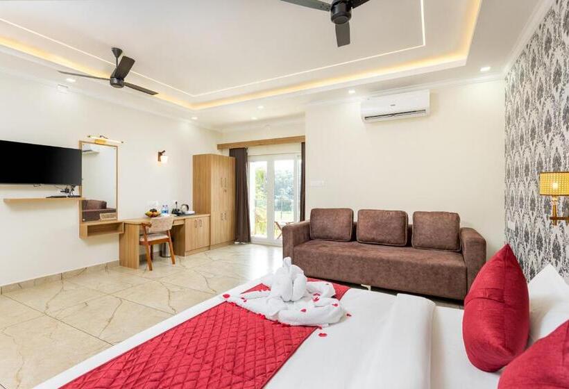 带大床的复式套间, Esaa Airport