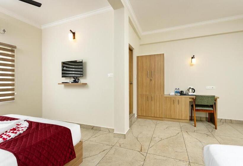 家庭间, Esaa Airport