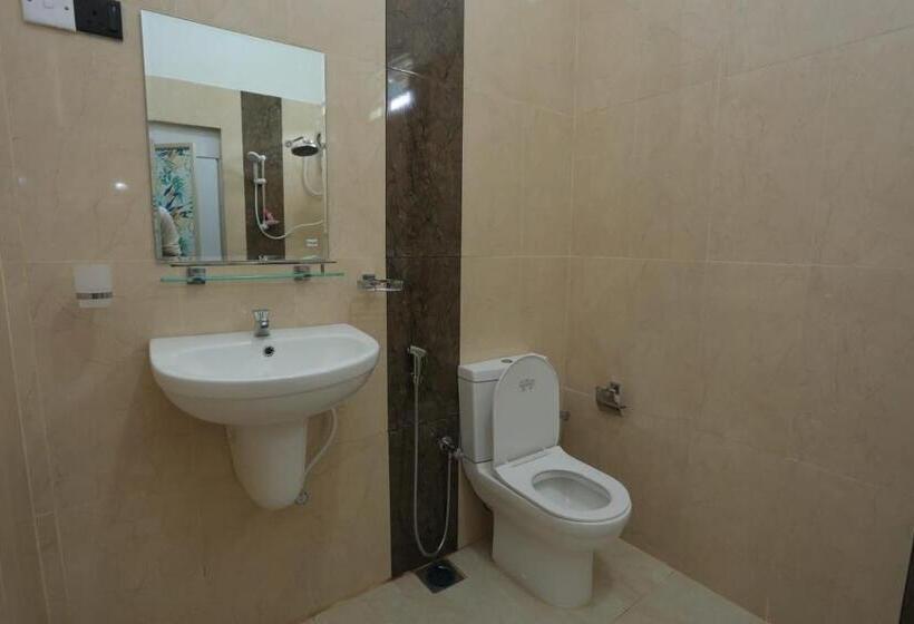 غرفة قياسية ثلاثية, Kumbuk Sewana Villa