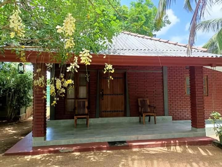 بنجلو عائلى, Kumbuk Sewana Villa