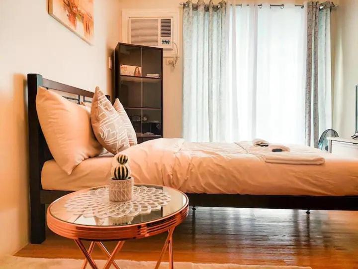 标准间带阳台, Serenity Stay Condo At 5th Floor The Loop Tower Limketkai Center Lucky 11