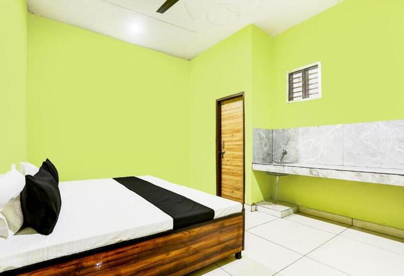 Трехместный Номер Классика, Oyo Hotel H.r