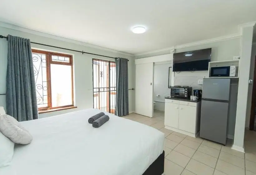 Deluxe-huone King-vuode, 16 On 7th Guesthouse Summerstrand
