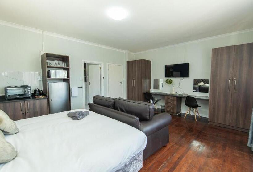 Люкс Deluxe Кровать Кинг, 16 On 7th Guesthouse Summerstrand