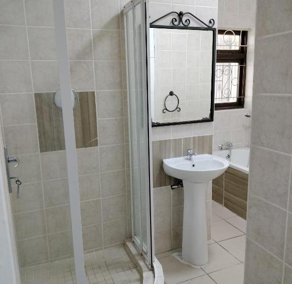 חדר משפתחתי סופריור, 16 On 7th Guesthouse Summerstrand