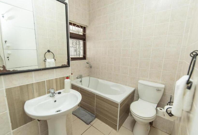 חדר משפתחתי סופריור, 16 On 7th Guesthouse Summerstrand