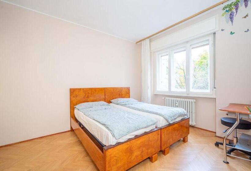 اتاق لوکس, Orlando Home