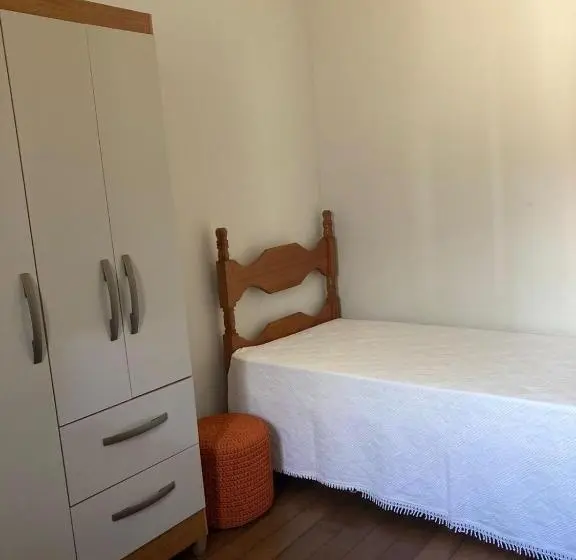 スタンダードシングルルーム, Quartos Em Casa No Clelia Bernardes