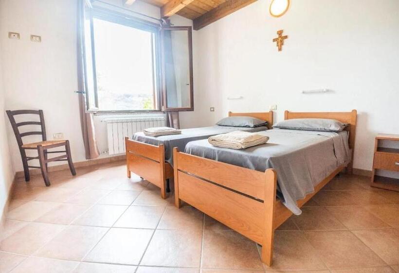 Номер Стандарт Трехместный, Oasi Francescana Sant Ignazio Da Laconi