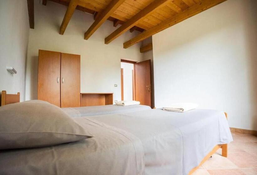 غرفة قياسية ثلاثية, Oasi Francescana Sant Ignazio Da Laconi