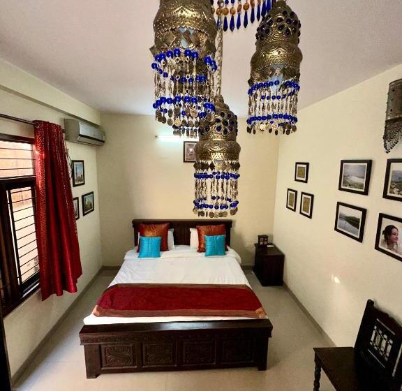 标准间, Supyar Mahal