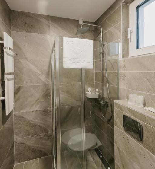 اتاق لوکس, Beli Dvor