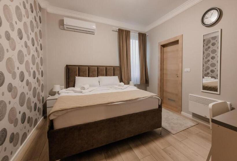 اتاق لوکس, Beli Dvor