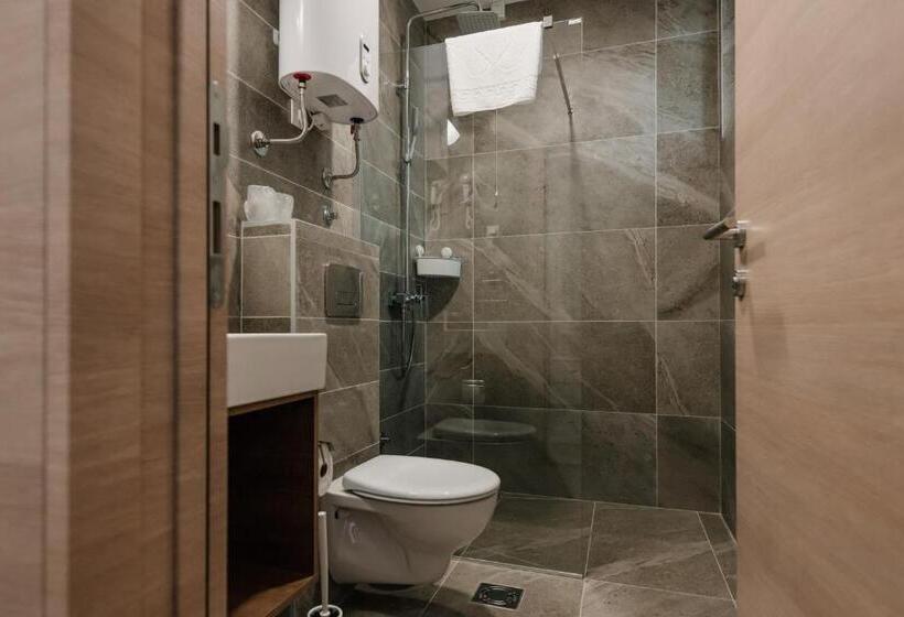 اتاق لوکس, Beli Dvor