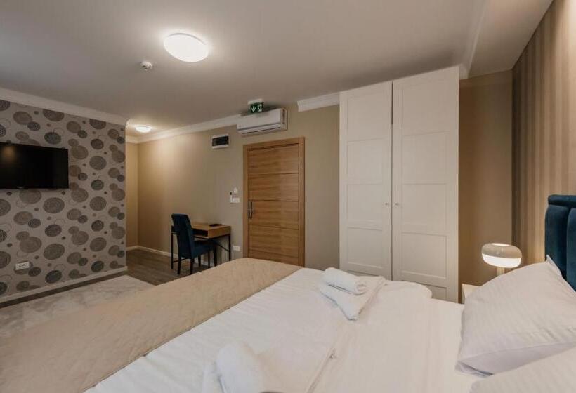 اتاق سوپریور, Beli Dvor