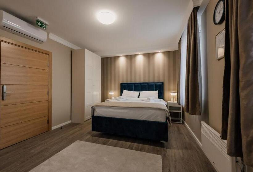 اتاق سوپریور, Beli Dvor