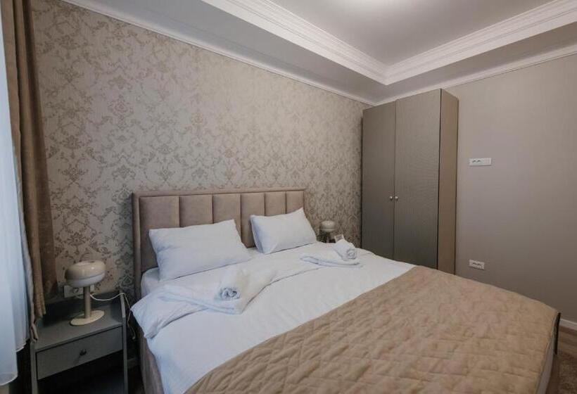 سوییت, Beli Dvor