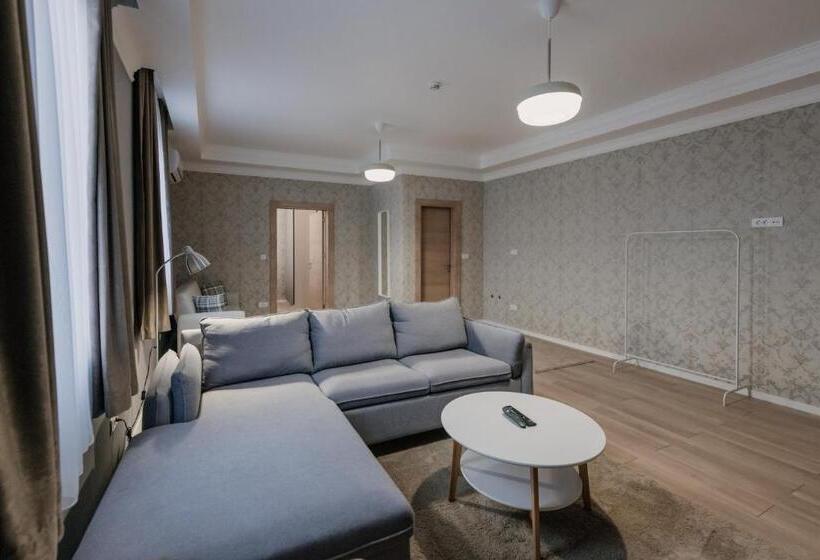 سوییت, Beli Dvor