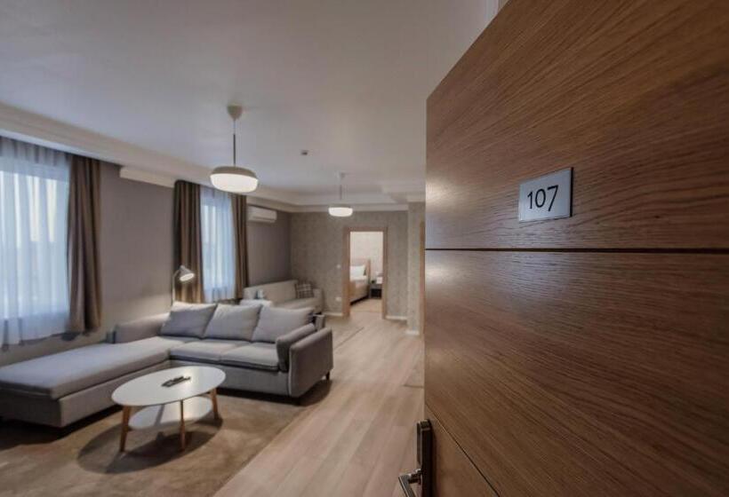 سوییت, Beli Dvor