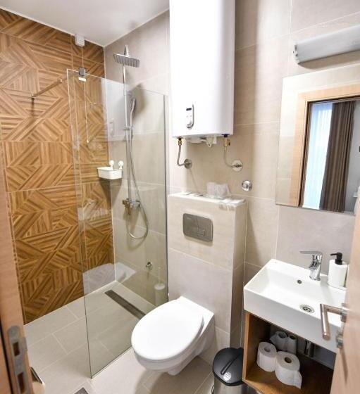 اتاق لوکس چهار تخته, Beli Dvor