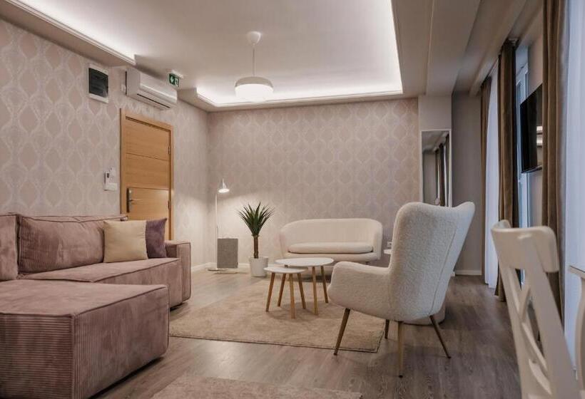 اتاق لوکس چهار تخته, Beli Dvor