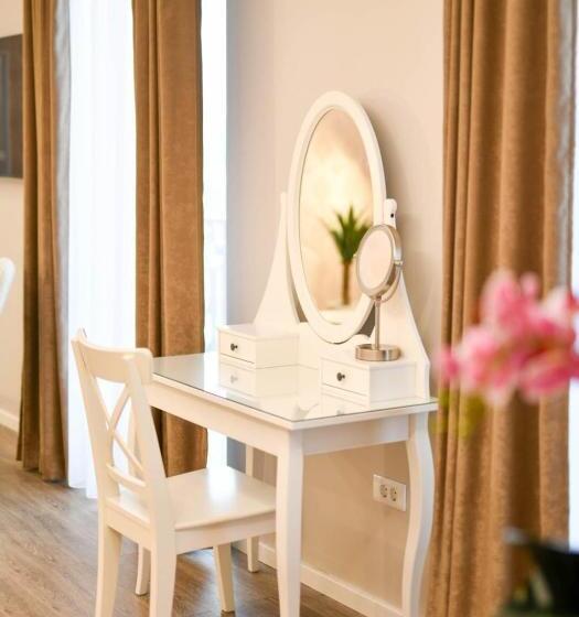 اتاق لوکس چهار تخته, Beli Dvor