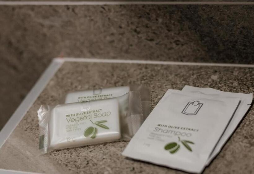 اتاق استاندارد چهار تخته, Beli Dvor