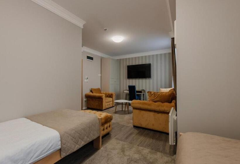 اتاق استاندارد چهار تخته, Beli Dvor