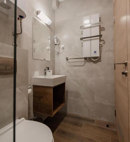 اتاق لوکس سه تخته, Beli Dvor