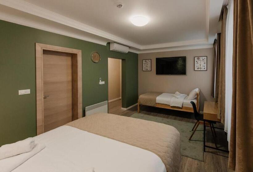 اتاق لوکس سه تخته, Beli Dvor