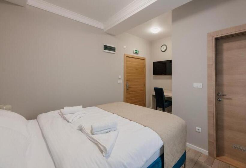 اتاق لوکس, Beli Dvor