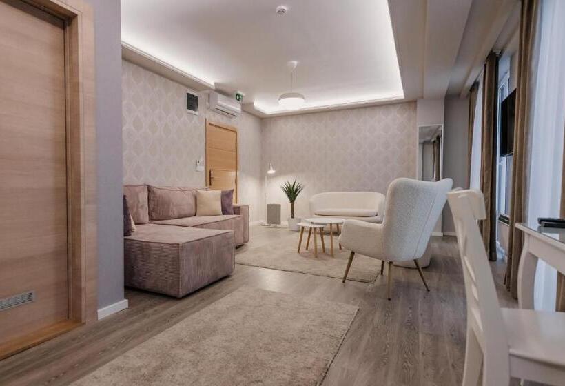 اتاق لوکس چهار تخته, Beli Dvor