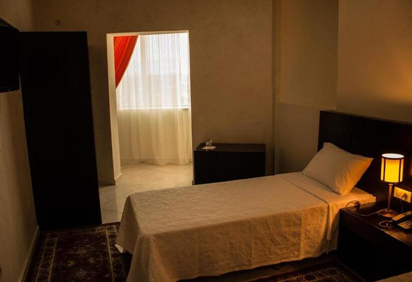 اتاق استاندارد یک نفره, De La Vallée