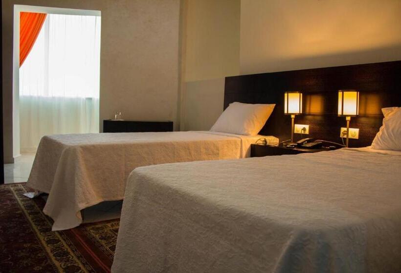 اتاق استاندارد سه نفره, De La Vallée