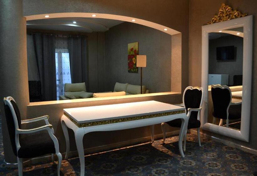 سوییت, De La Vallée