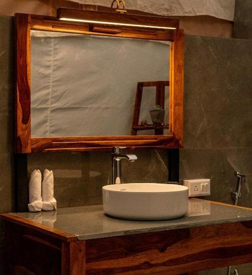 Standard Tent, Desert Trails Khuri