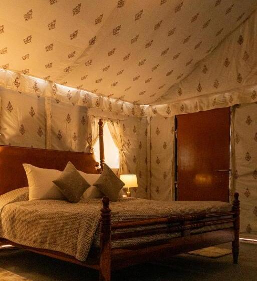 Standard Tent, Desert Trails Khuri