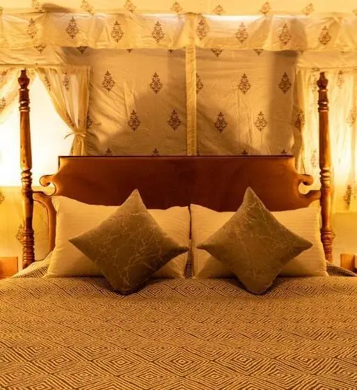 Standard Tent, Desert Trails Khuri