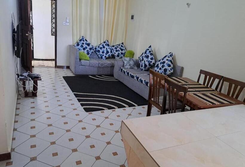 3 Bedroom Suite, Grayphix Airbnb Mtwapa