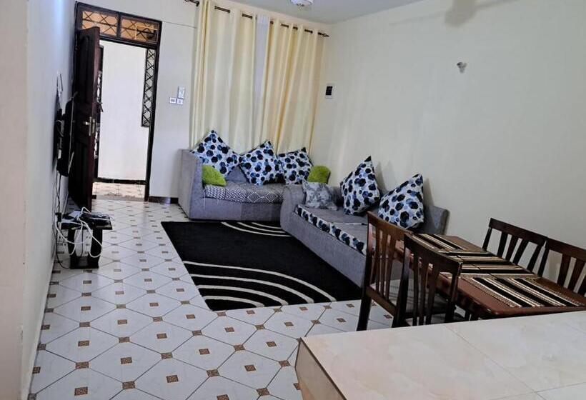 3 Bedroom Suite, Grayphix Airbnb Mtwapa
