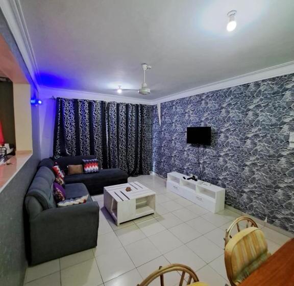3 Bedroom Suite, Grayphix Airbnb Mtwapa