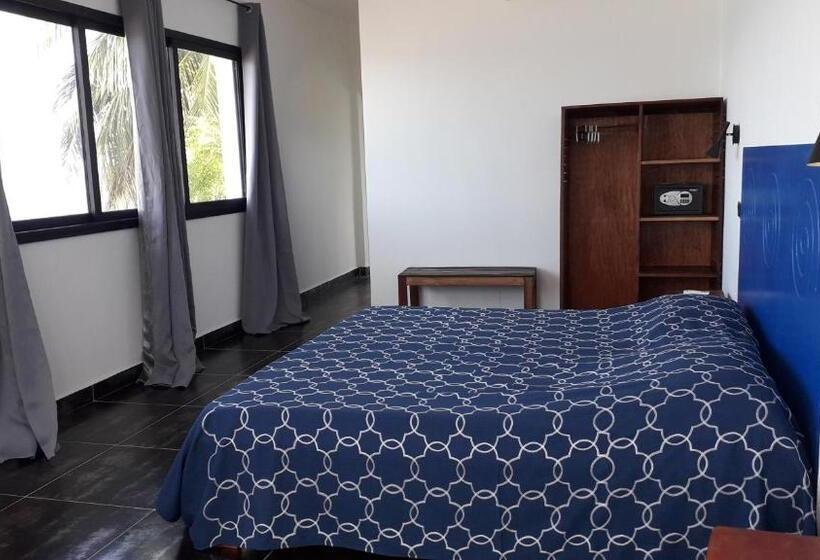 سوییت با چشمانداز دریا, Ramena Beach