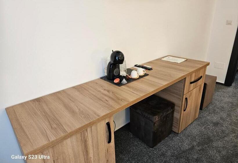 Apartamento 1 Dormitório, Străjerii Cetății