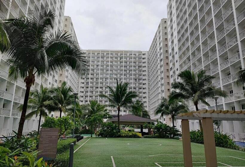 سوییت خانوادگی, Mall Of Asia Shore Dynastel Staycation