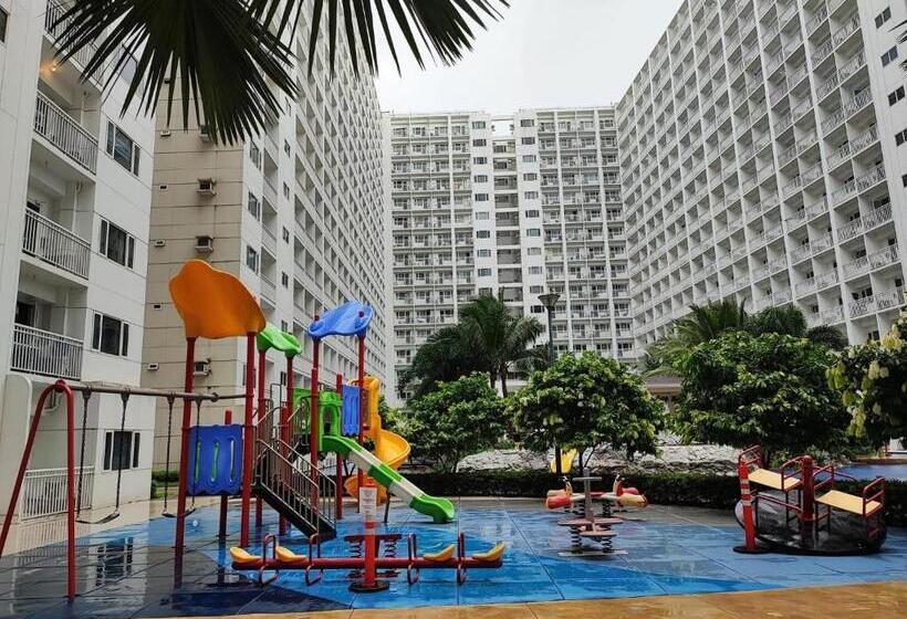 سوییت خانوادگی, Mall Of Asia Shore Dynastel Staycation