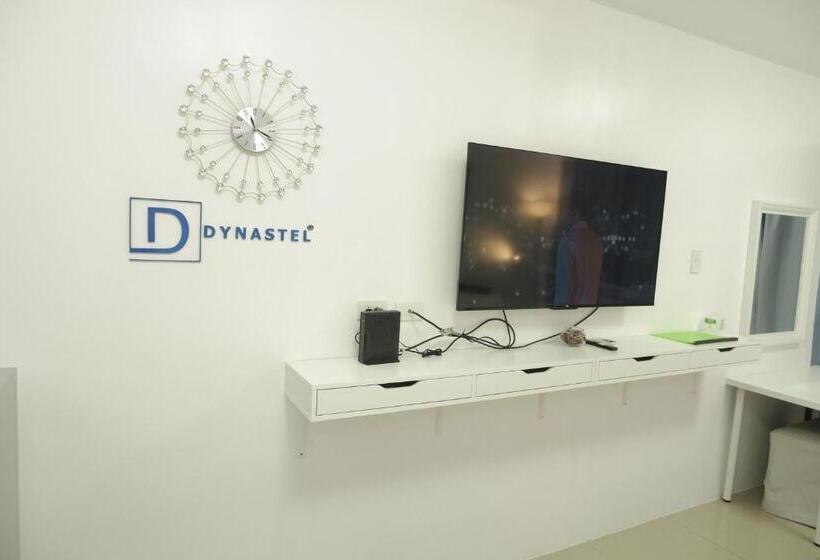 اتاق لوکس با بالکن, Mall Of Asia Shore Dynastel Staycation