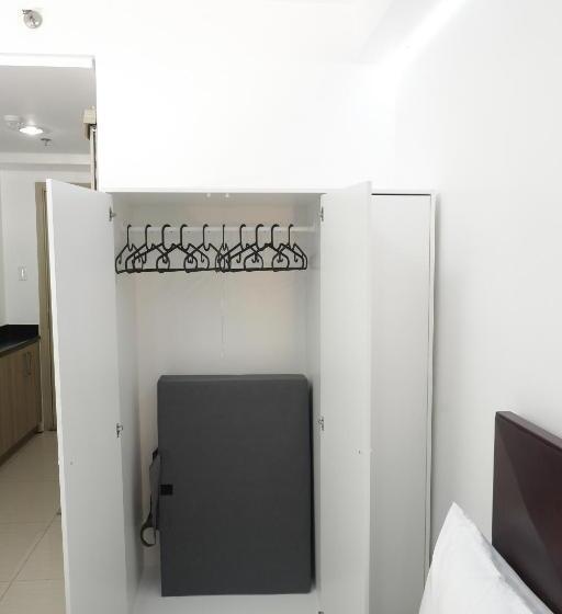 اتاق لوکس با بالکن, Mall Of Asia Shore Dynastel Staycation