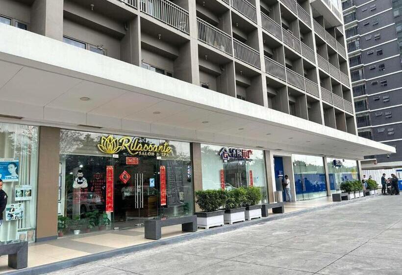 سوییت خانوادگی, Mall Of Asia Shore Dynastel Staycation