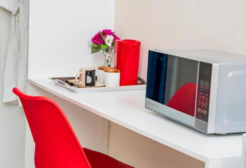 Трехместный Номер Deluxe, Akems Motel